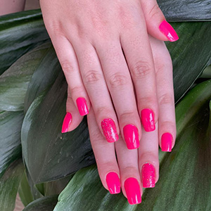 Manicure pink ao ar livre